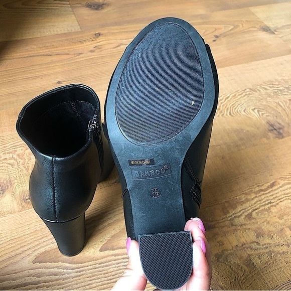 Bamboo NWOTs Black Floral Embroidered Patch Open Toe Wedge Heel Booties Size 8.5 - Picture 7 of 9